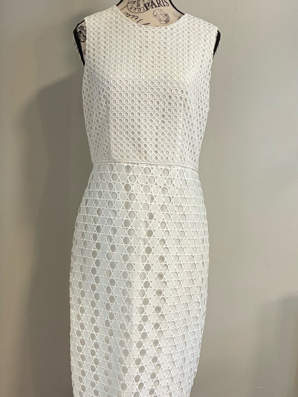Ann Taylor Scoop neck Eyelet style, Sleeveless White Dress Women's size 6